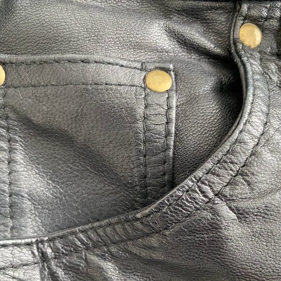 Chic Black Leather Shorts (jean style) - Picture 5 of 5